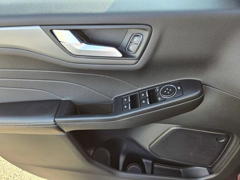 Used 2024 Ford Escape SE FWD image 15