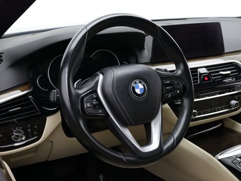 Used 2017 BMW 530i RWD image 10