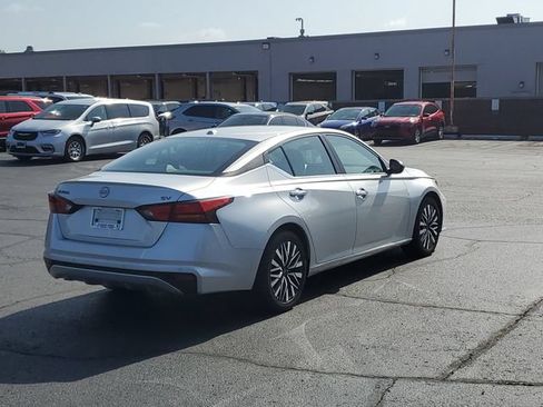 Used 2024 Nissan Altima 2.5 SV FWD image 5