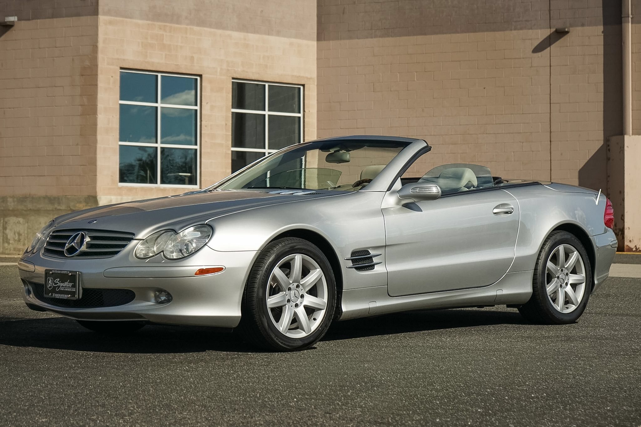 Used 2004 Mercedes-Benz SL 500 image 4