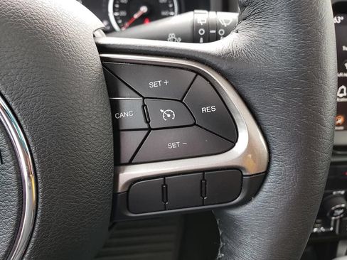 Used 2022 Jeep Renegade Limited w/ Sun, Sound & Wheels Group AWD/4WD image 15