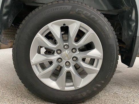 Used 2019 Chevrolet Silverado 1500 Custom w/ Custom Value Package image 21