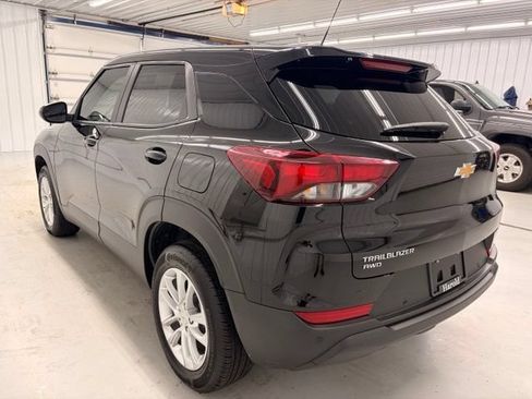 Used 2024 Chevrolet TrailBlazer LS w/ LS Convenience Package AWD/4WD image 4