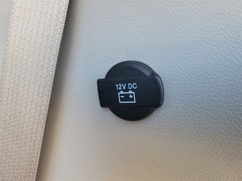 Used 2020 Chrysler Voyager Lxi image 7