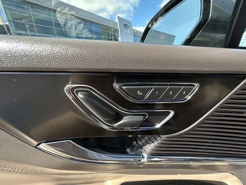 Used 2022 Lincoln Corsair Reserve w/ Equipment Group 201A image 18