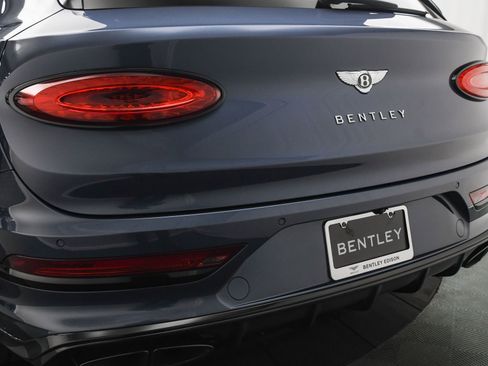 Used 2022 Bentley Bentayga image 23