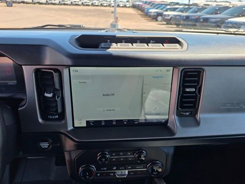 Used 2022 Ford Bronco Outer Banks w/ Sasquatch Package image 17