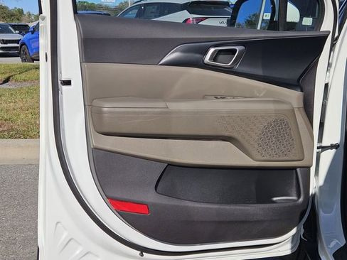 New 2026 Kia Carnival image 16