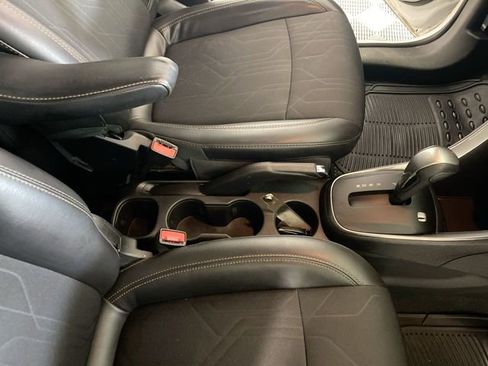 Used 2019 Chevrolet Trax LT w/ LT Convenience Package FWD image 44