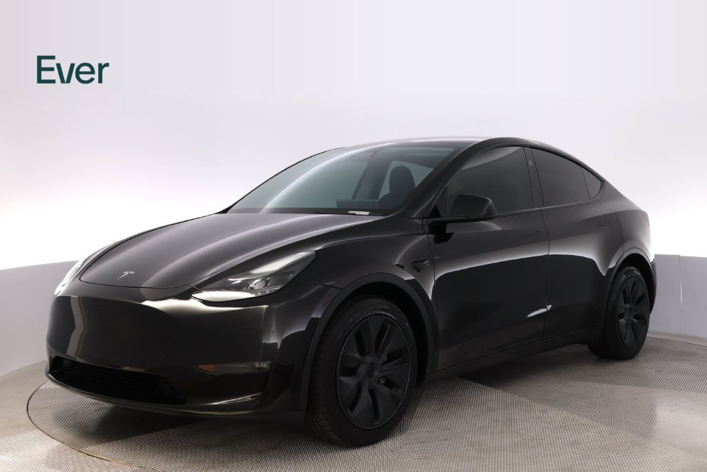 Used 2024 Tesla Model Y Long Range AWD/4WD image 2