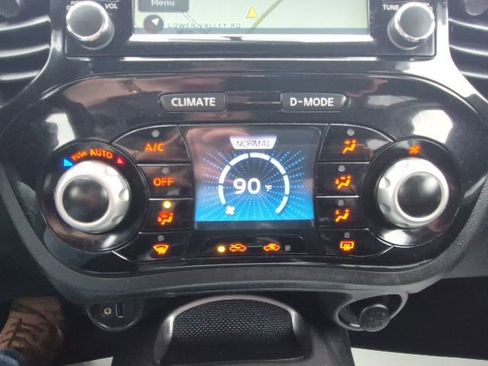 Used 2015 Nissan Juke SV w/ Technology Package image 17