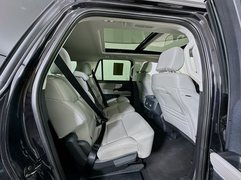 Used 2025 Ford Expedition Max Active AWD/4WD image 32