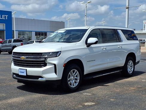 Used 2022 Chevrolet Suburban LT RWD image 4