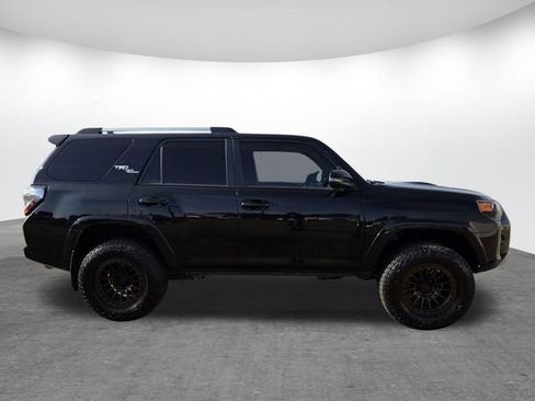 Used 2018 Toyota 4Runner TRD Off-Road Premium image 3