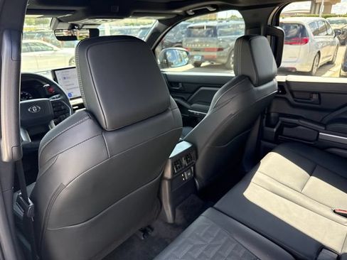 Used 2026 Toyota 4Runner TRD Off-Road Premium AWD/4WD image 30
