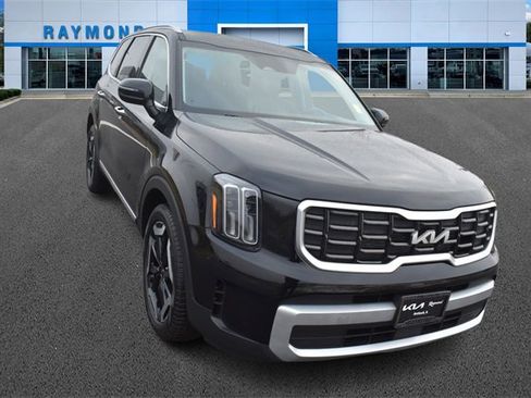 Certified 2024 Kia Telluride S w/ S Sunroof Package image 9