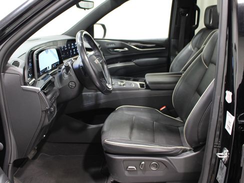 Used 2023 Cadillac Escalade Sport AWD/4WD image 3