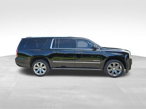 Used 2015 GMC Yukon XL Denali w/ Premium Package RWD image 12