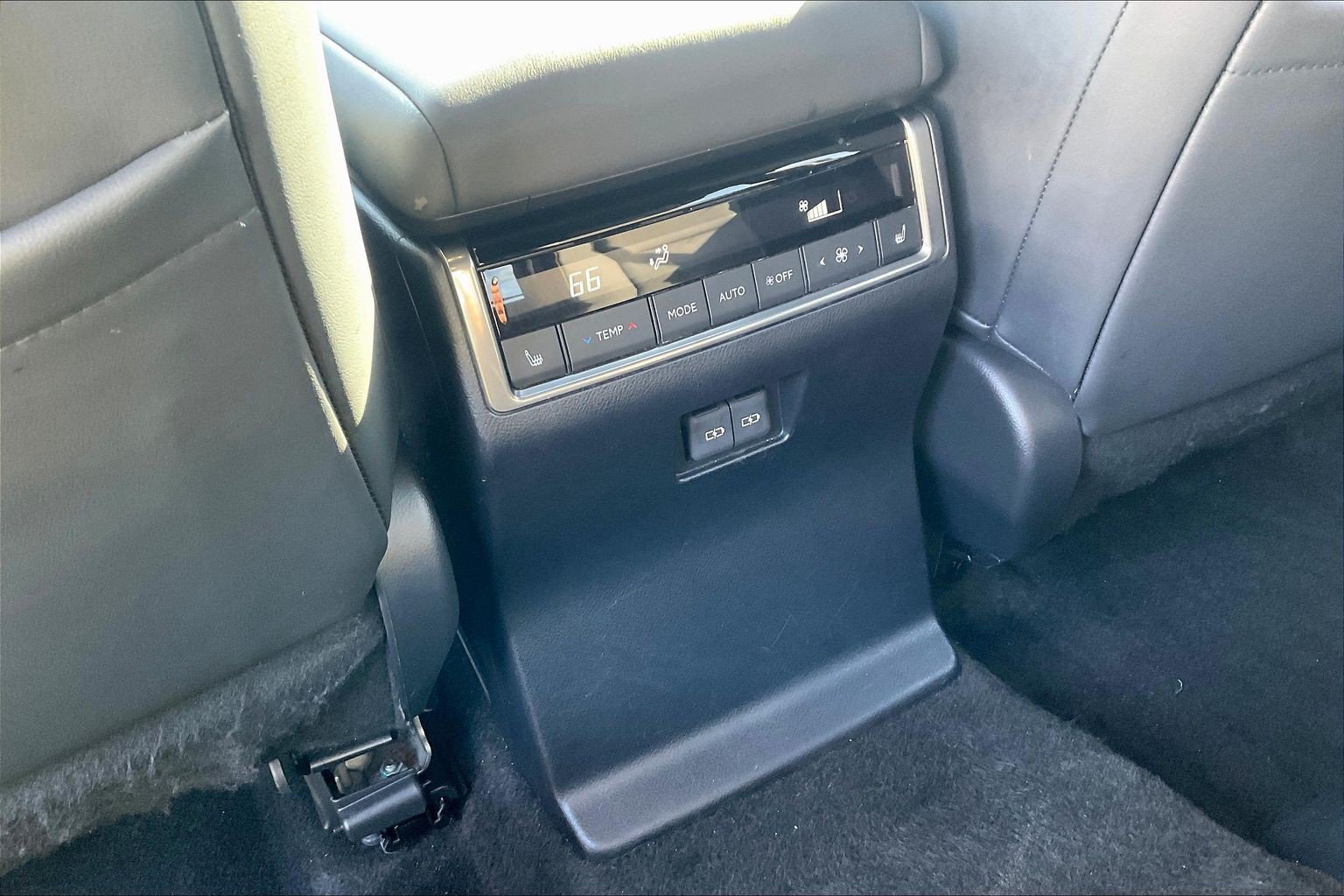 Used 2024 Lexus GX 550 w/ Accessory Package (Z1) AWD/4WD image 10