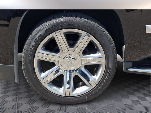 Used 2019 Cadillac Escalade Premium Luxury AWD/4WD image 8