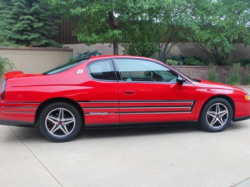 Used 2004 Chevrolet Monte Carlo SS w/ Dale Earnhardt Jr. Package FWD image 12