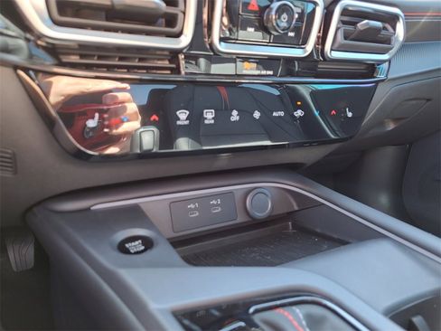 New 2026 Nissan Sentra SR image 18