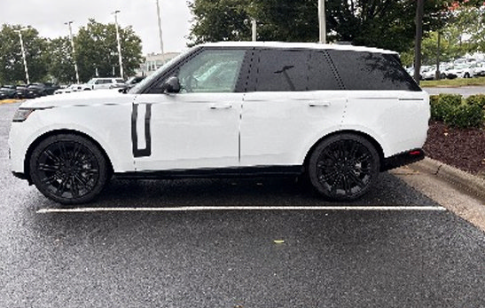 Used 2026 Land Rover Range Rover SE AWD/4WD image 3