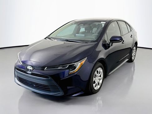 Used 2024 Toyota Corolla LE FWD image 4