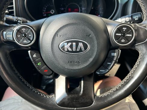 Used 2017 Kia Soul + w/ Designer's Package FWD image 20