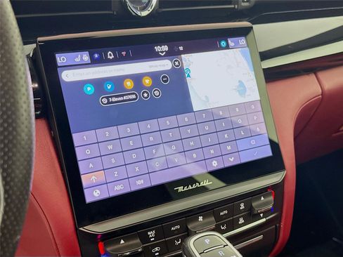 Used 2021 Maserati Quattroporte Trofeo image 10