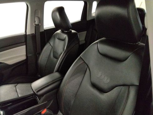 Used 2022 Jeep Compass Limited image 33