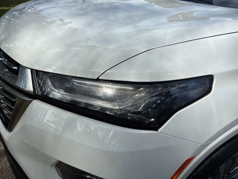 Used 2023 Chevrolet Traverse Premier image 10