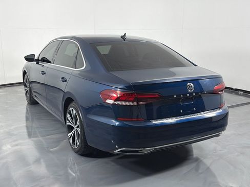 Used 2022 Volkswagen Passat 2.0T SE FWD image 7
