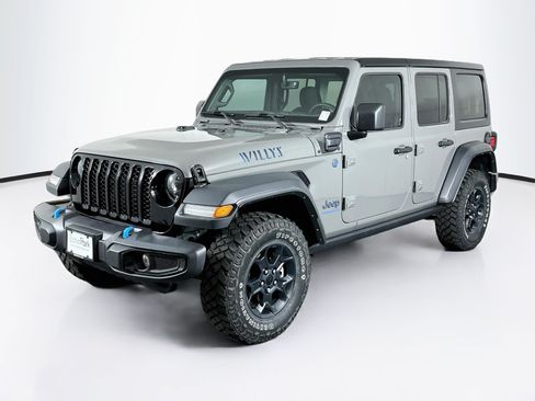Used 2023 Jeep Wrangler Unlimited w/ Cold Weather Group AWD/4WD image 3