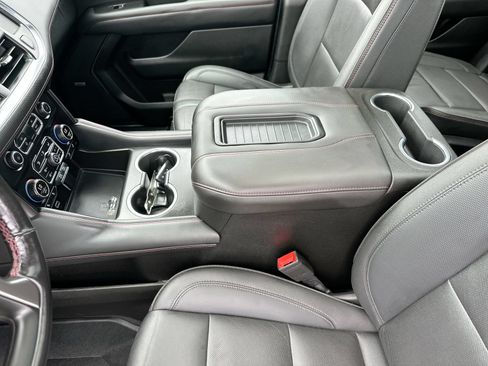 Used 2022 Chevrolet Suburban RST w/ Luxury Package AWD/4WD image 21