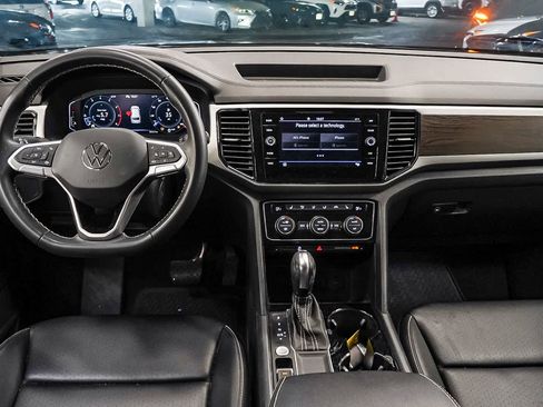 Used 2023 Volkswagen Atlas SE image 12