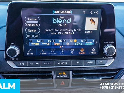 Used 2025 Nissan Altima 2.5 SV FWD image 37
