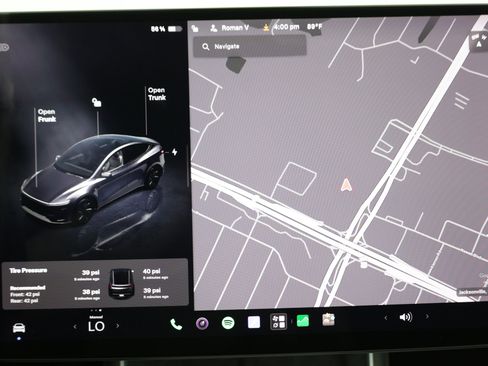 Used 2026 Tesla Model Y AWD image 19
