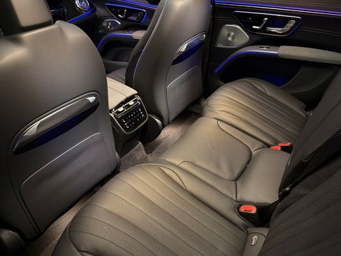 New 2026 Mercedes-Benz EQS 400 4MATIC SUV image 11