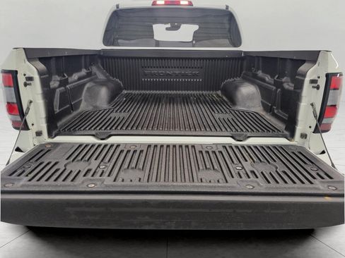 Used 2022 Nissan Frontier SV w/ Technology Package AWD/4WD image 15