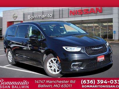 Used 2024 Chrysler Pacifica Touring-L
