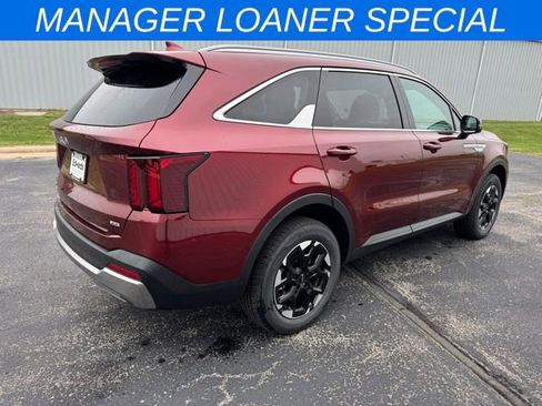 New 2025 Kia Sorento S image 4