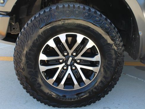 Used 2019 Ford F150 Raptor w/ Equipment Group 802A Luxury AWD/4WD image 9