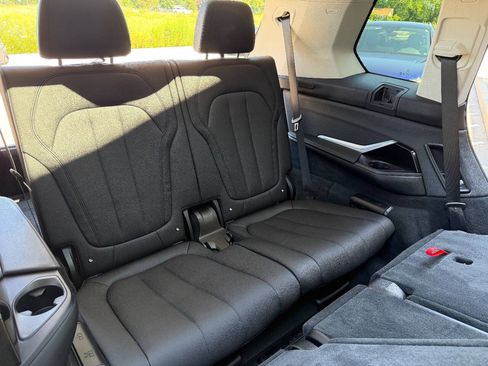 Used 2022 BMW X7 xDrive40i w/ Cold Weather Package AWD/4WD image 23