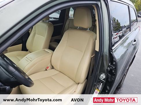 Used 2019 Toyota Highlander XLE AWD/4WD image 10