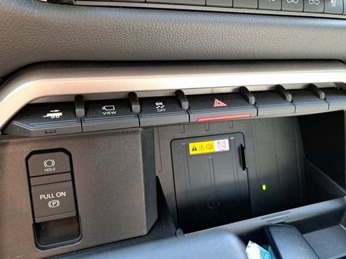 Used 2024 Toyota Tundra Limited AWD/4WD image 16