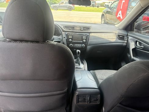 Used 2017 Nissan Rogue S FWD image 12