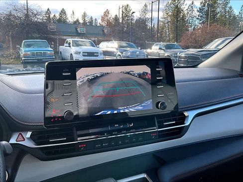 Used 2022 Toyota Sienna XSE image 27