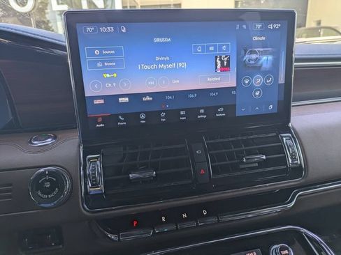 Used 2023 Lincoln Navigator Reserve AWD/4WD image 21