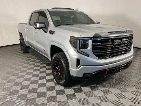 Used 2022 GMC Sierra 1500 AT4 AWD/4WD image 3